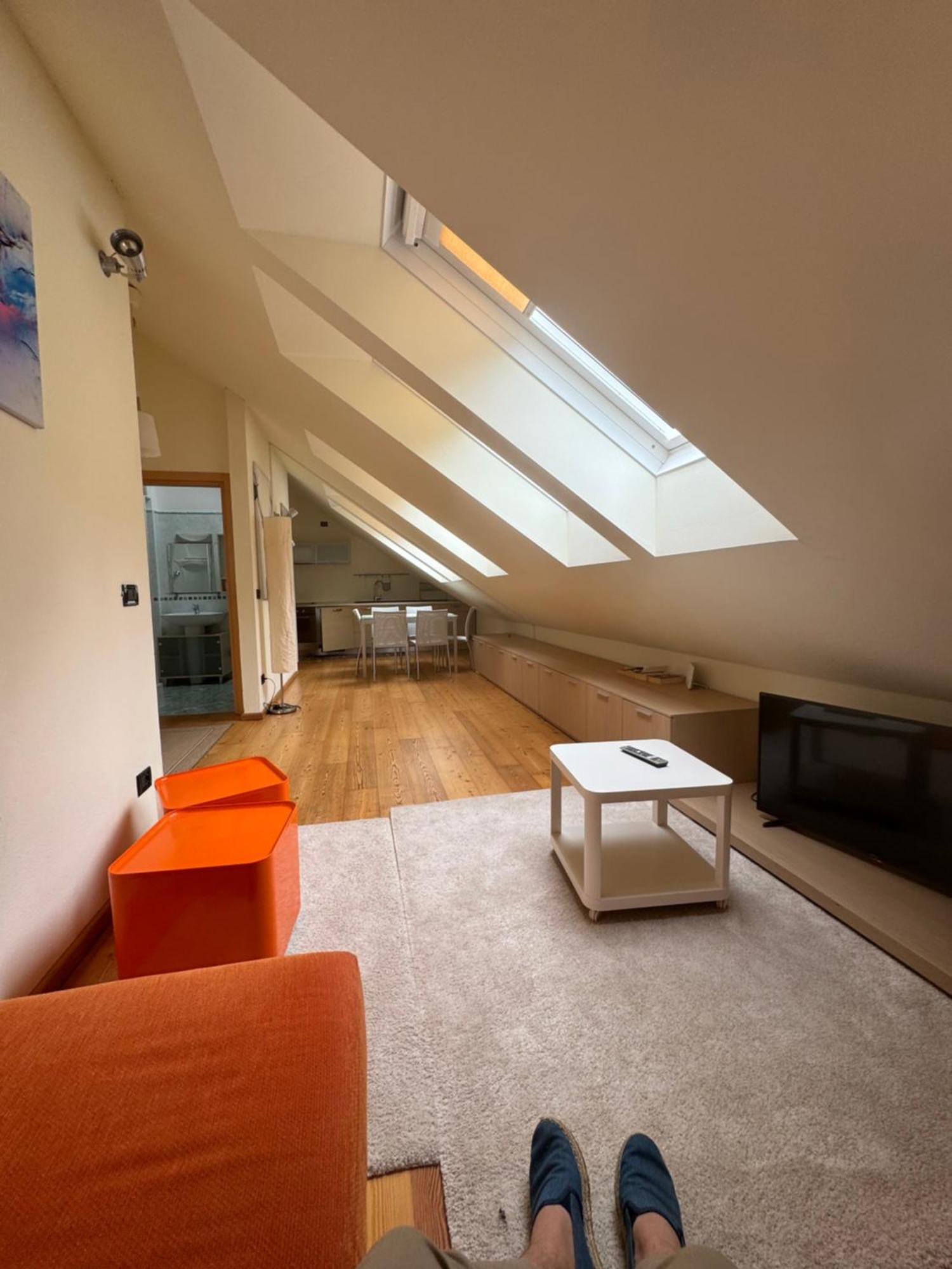 Loft Apartment *